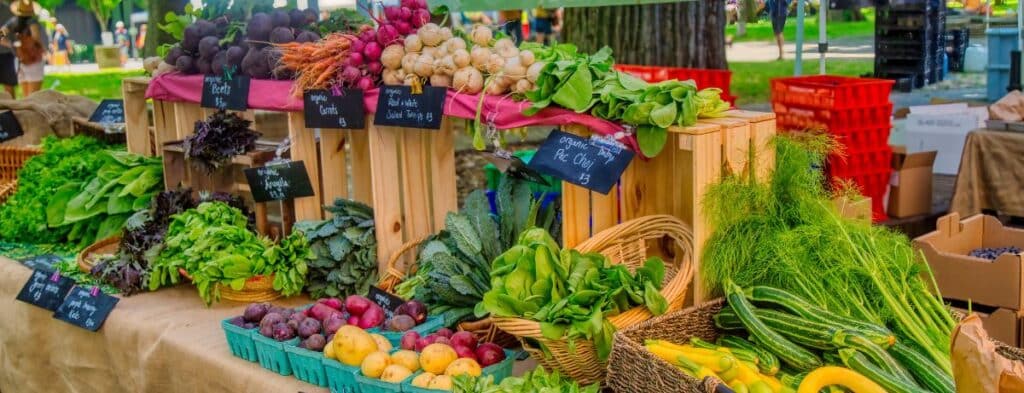 farmers market fruits and veggies